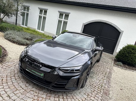 Audi E-TRON GT 